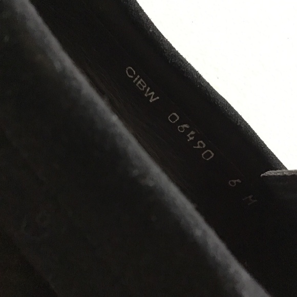 Shoe - Picture 2 of 6